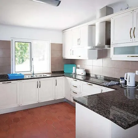 Villa Poco Partido Sleeps 8 Pool Air Con Wifi
